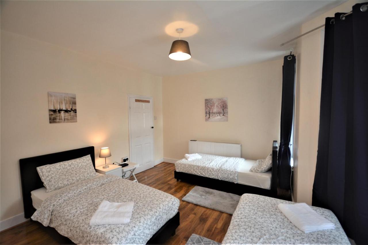 Cheerful 3 Bedroom Home In Greater Londyn Zewnętrze zdjęcie